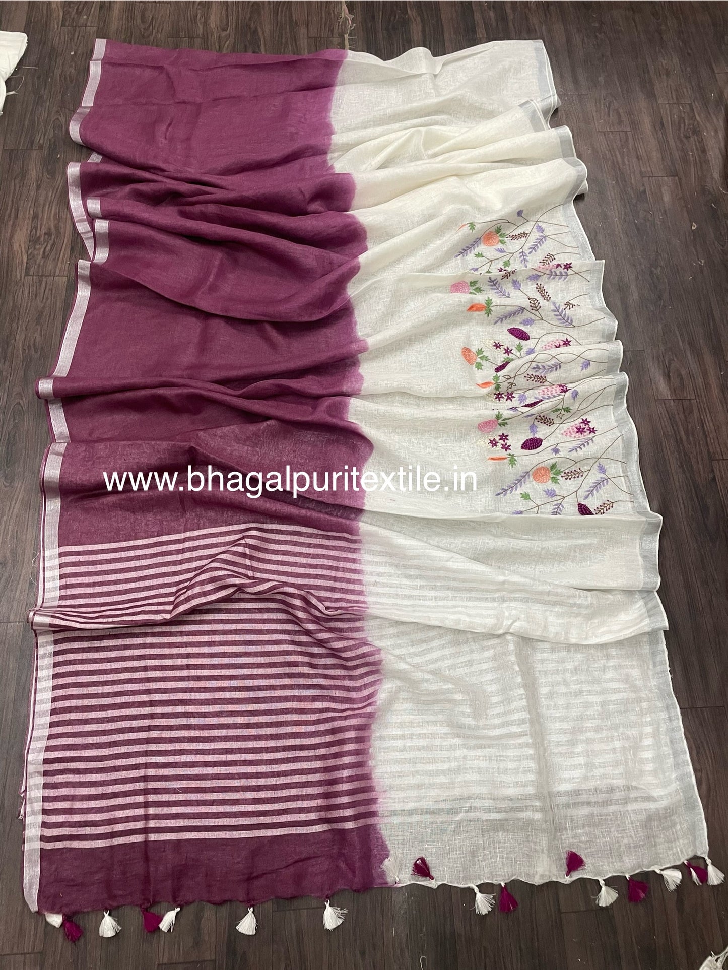 The Regal Blend Wine and White Double Tone Saree (Search Code-1027)