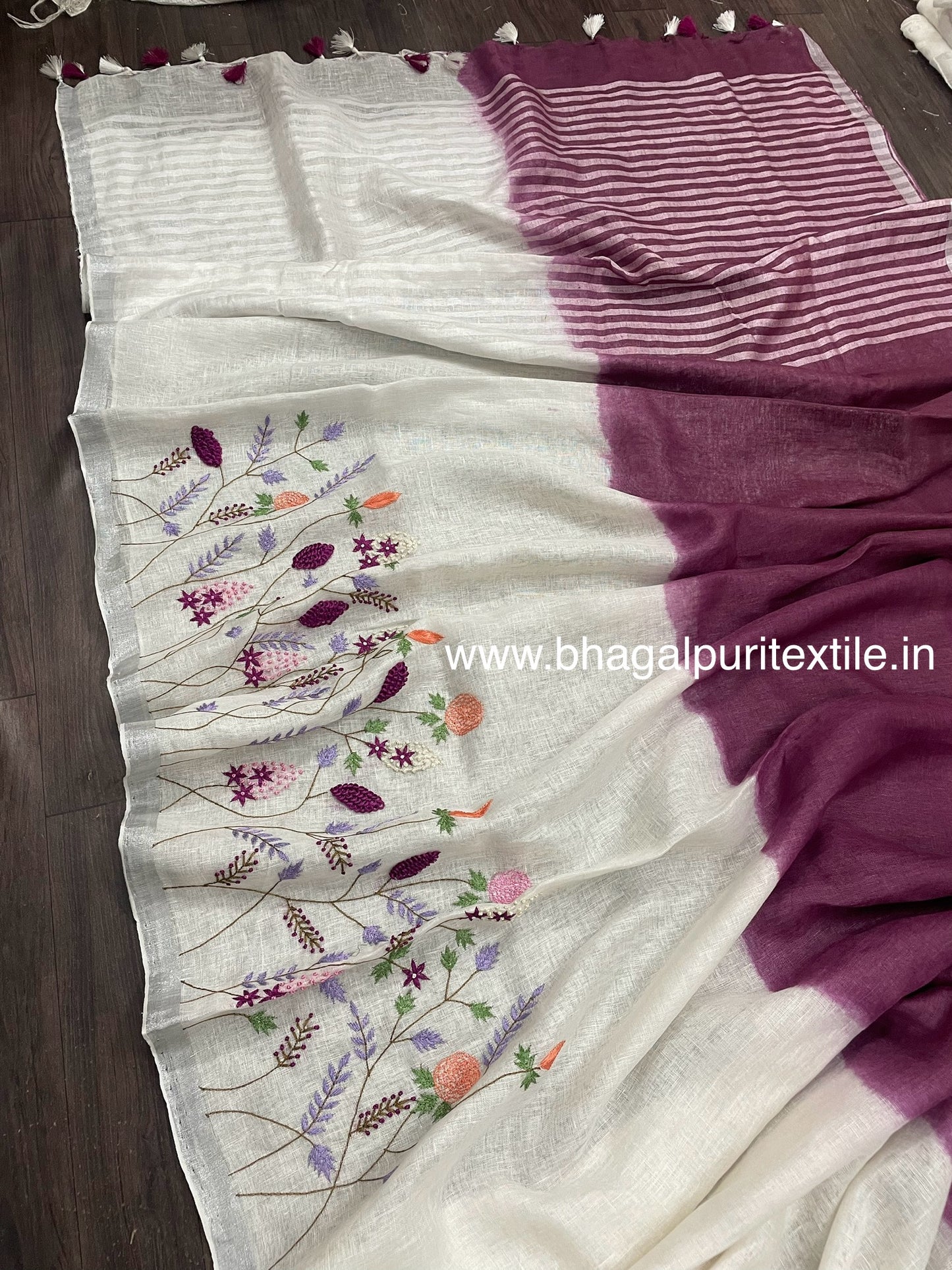 The Regal Blend Wine and White Double Tone Saree (Search Code-1027)