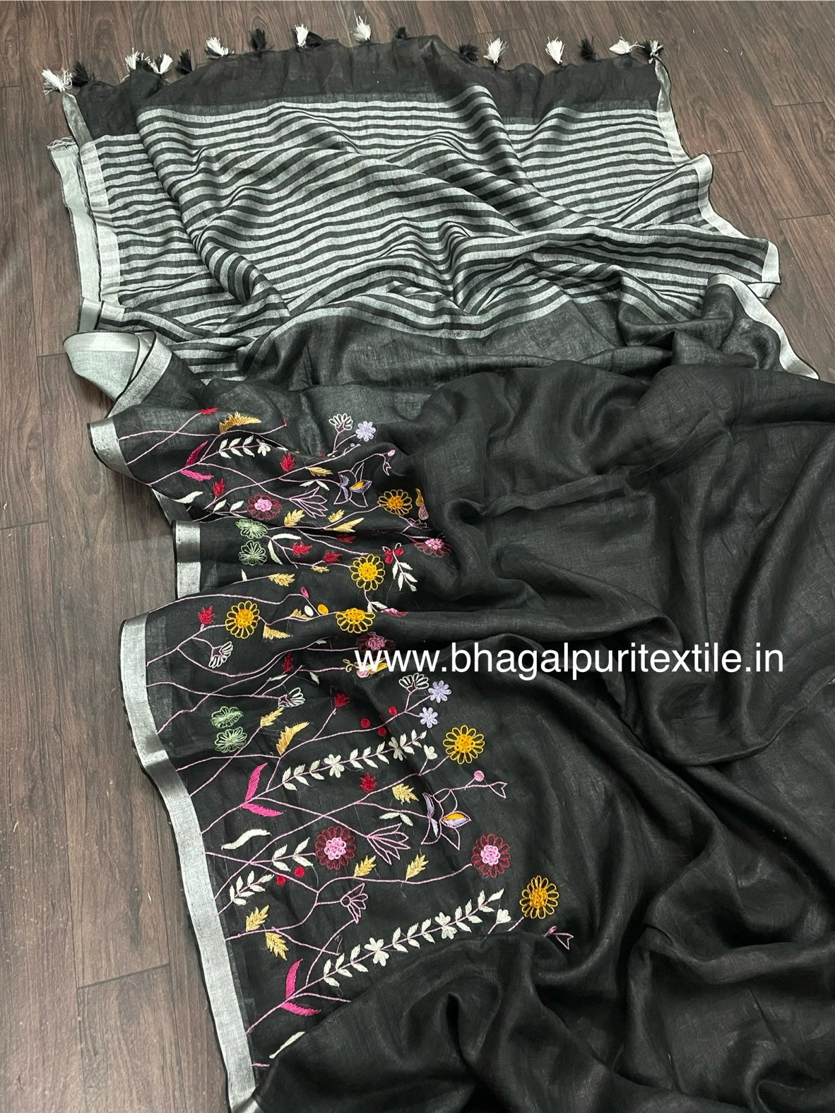Kala Heritage Linen Saree
( Search Code-1037)