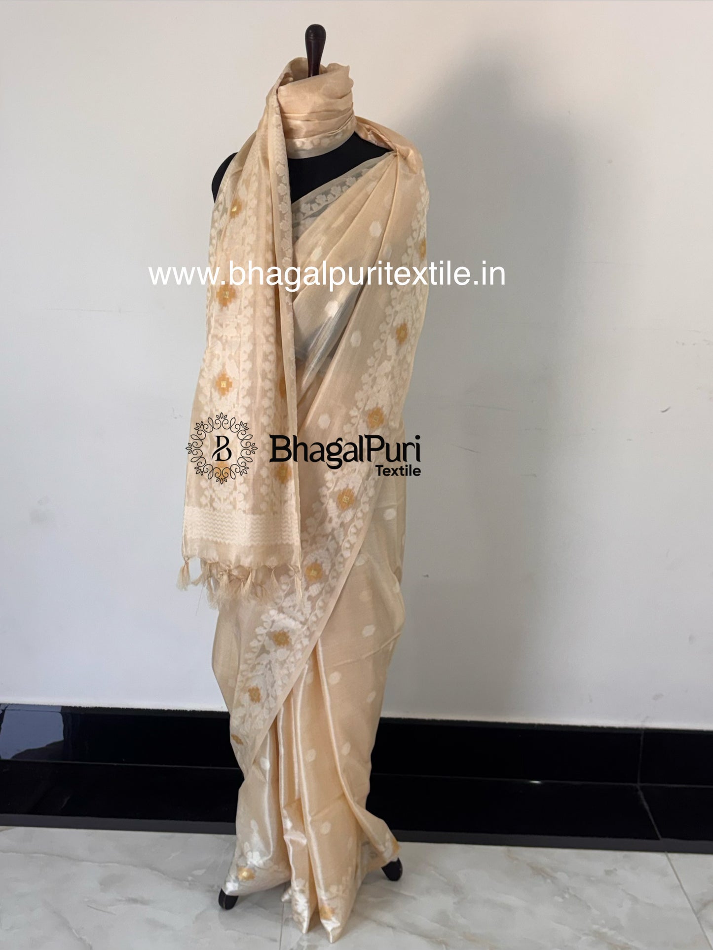Ivory Gold Pure Tussar Silk Jamdani Saree with Polka dot al over body (Search code-10172).