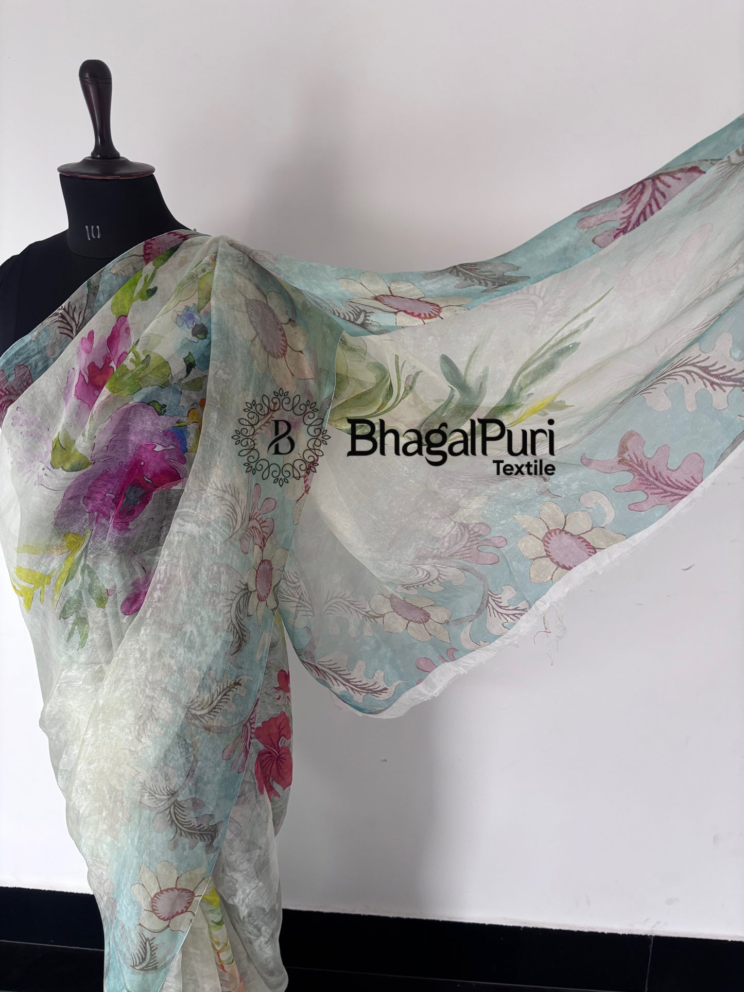 Garden of Dreams Organza Silk Digital print Saree 
(Search Code-1043)