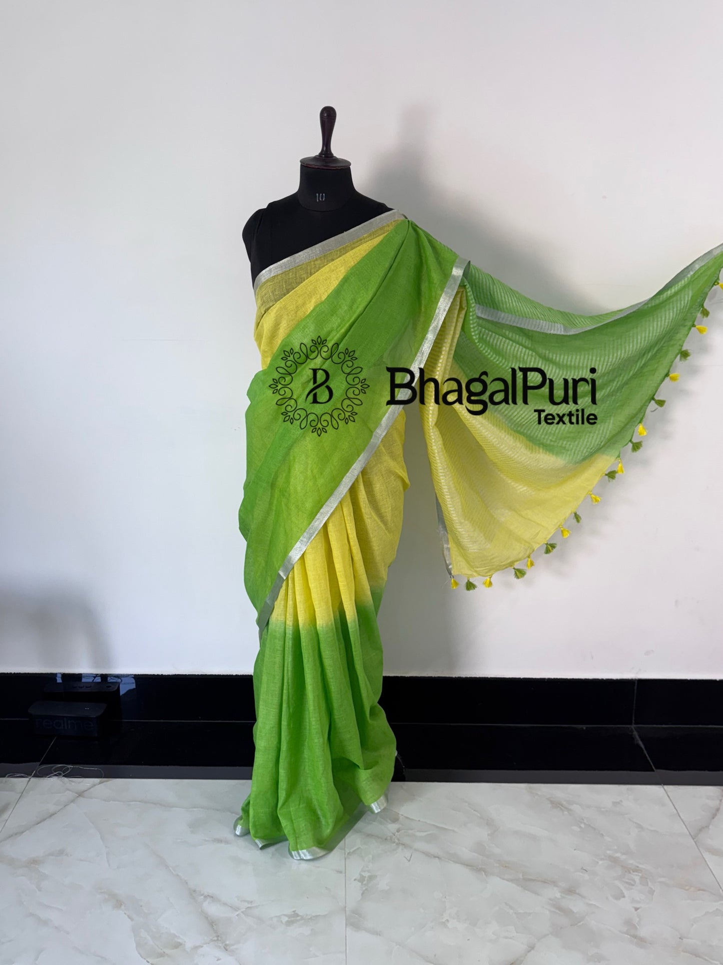 Tana Bana Linen Saree With Contrast Blouse 1 m (Search code-1080)