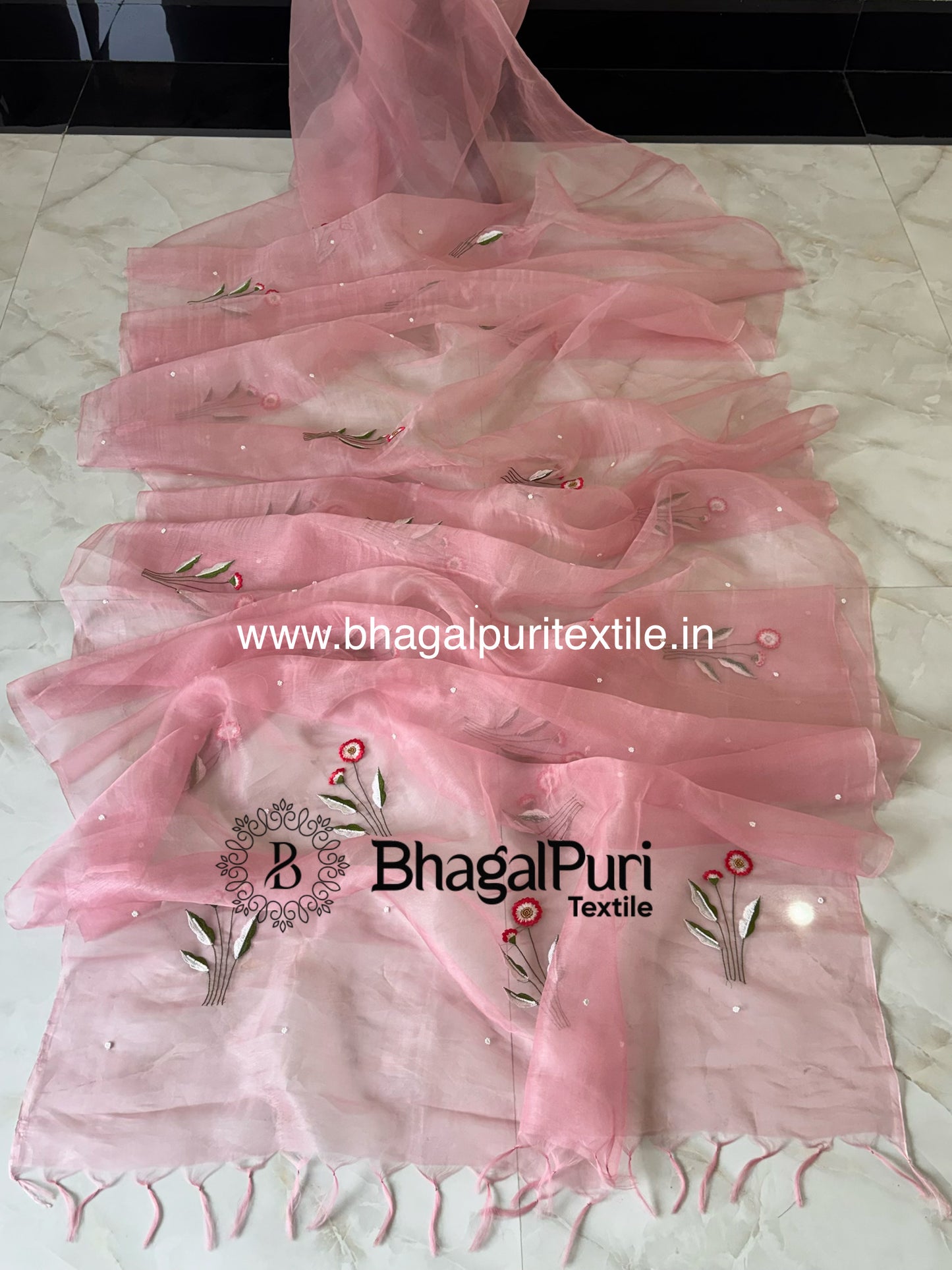 Noor-e-Nazakat – Powder Pink Organza Beadswork Embroidered Saree With Running Blouse 1M (Search code-10170).
