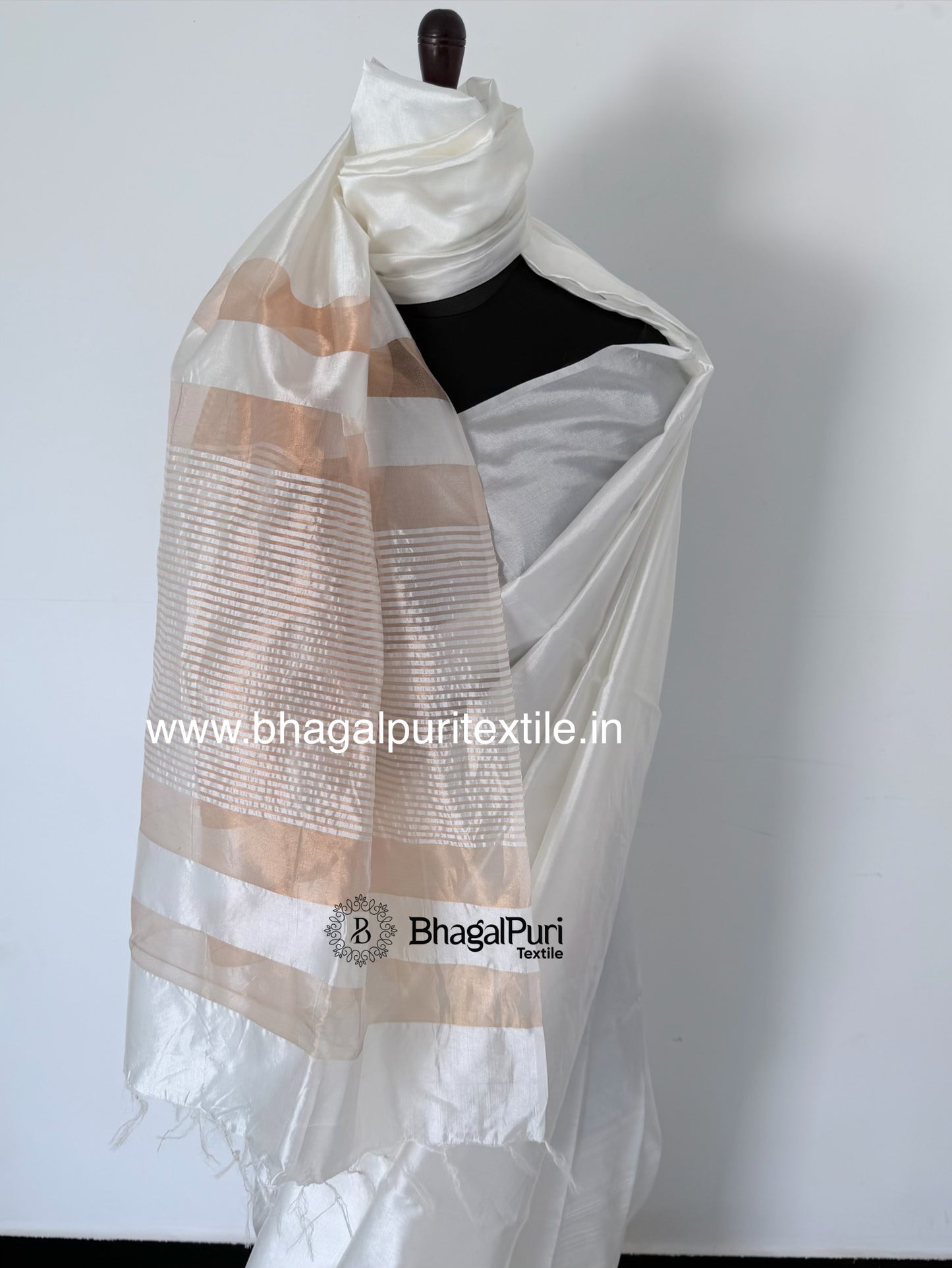 Peal white Dupionsilk Saree with Contrast Blouse pcs 1m (Search Code-10192).