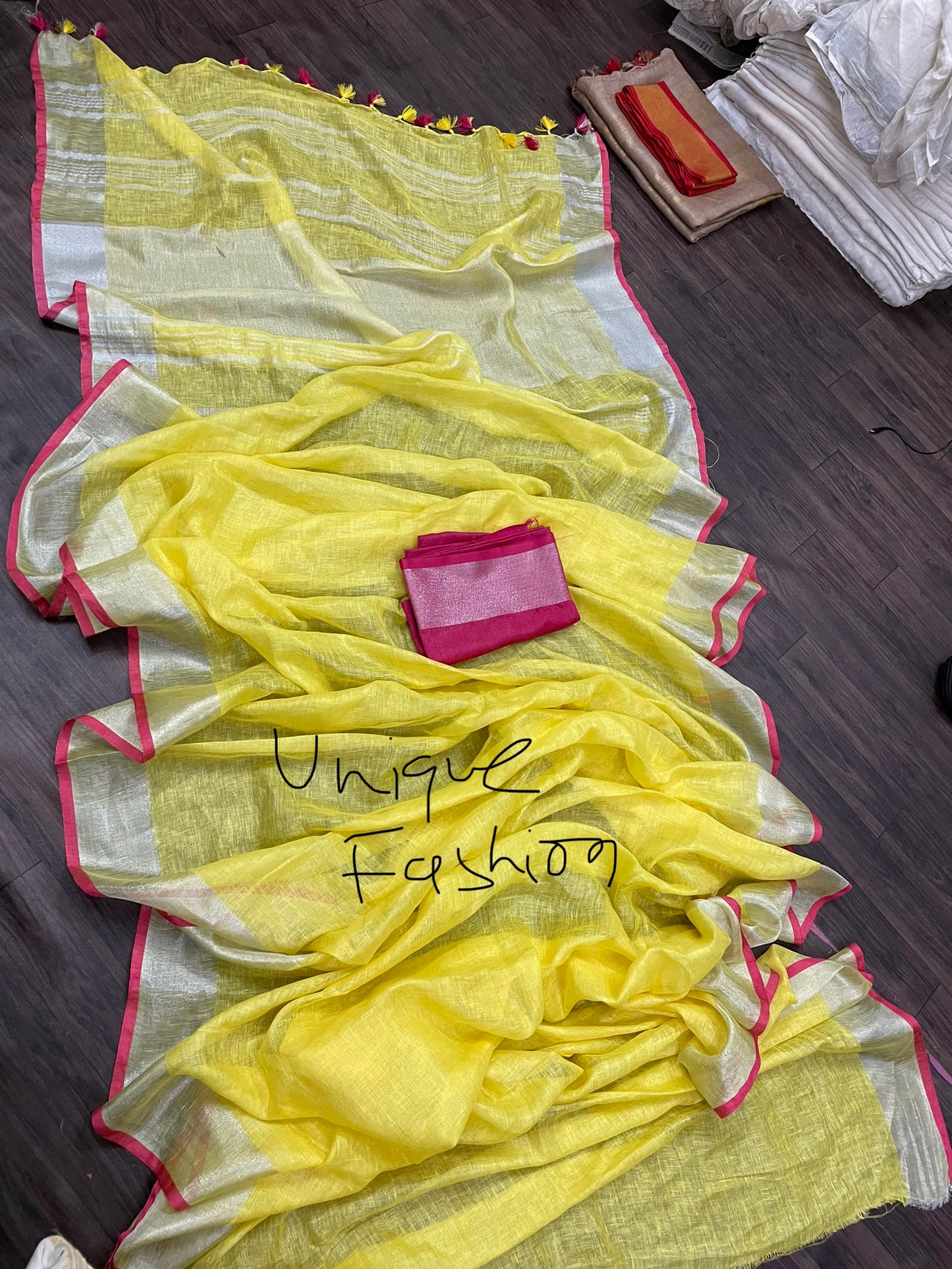 Nemo pila linen saree(Search Code-10121)