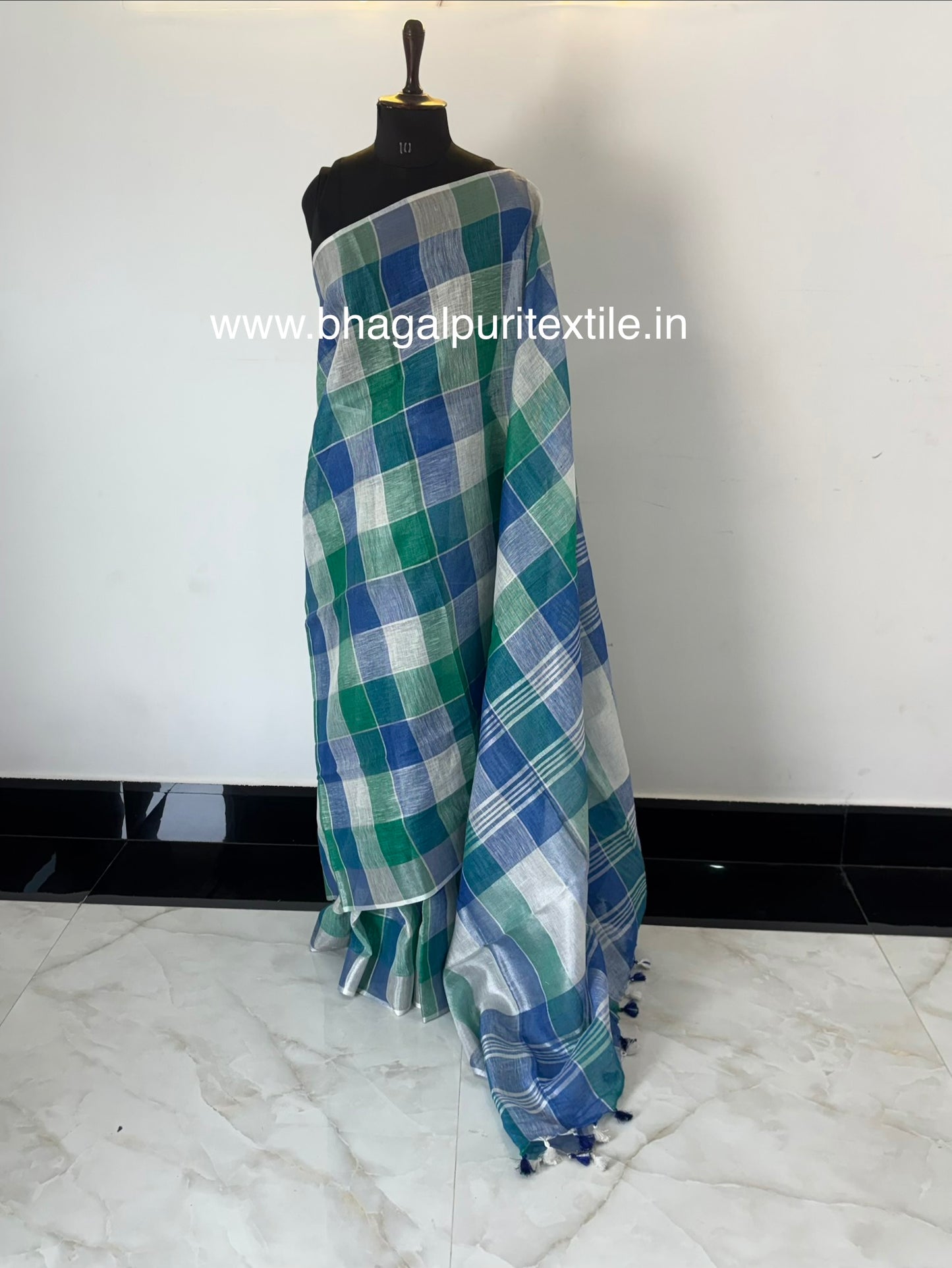 Soft Linen Multicolor Check Saree for Daily & Festive Wear With Running Blouse 1m (Search code-10185).