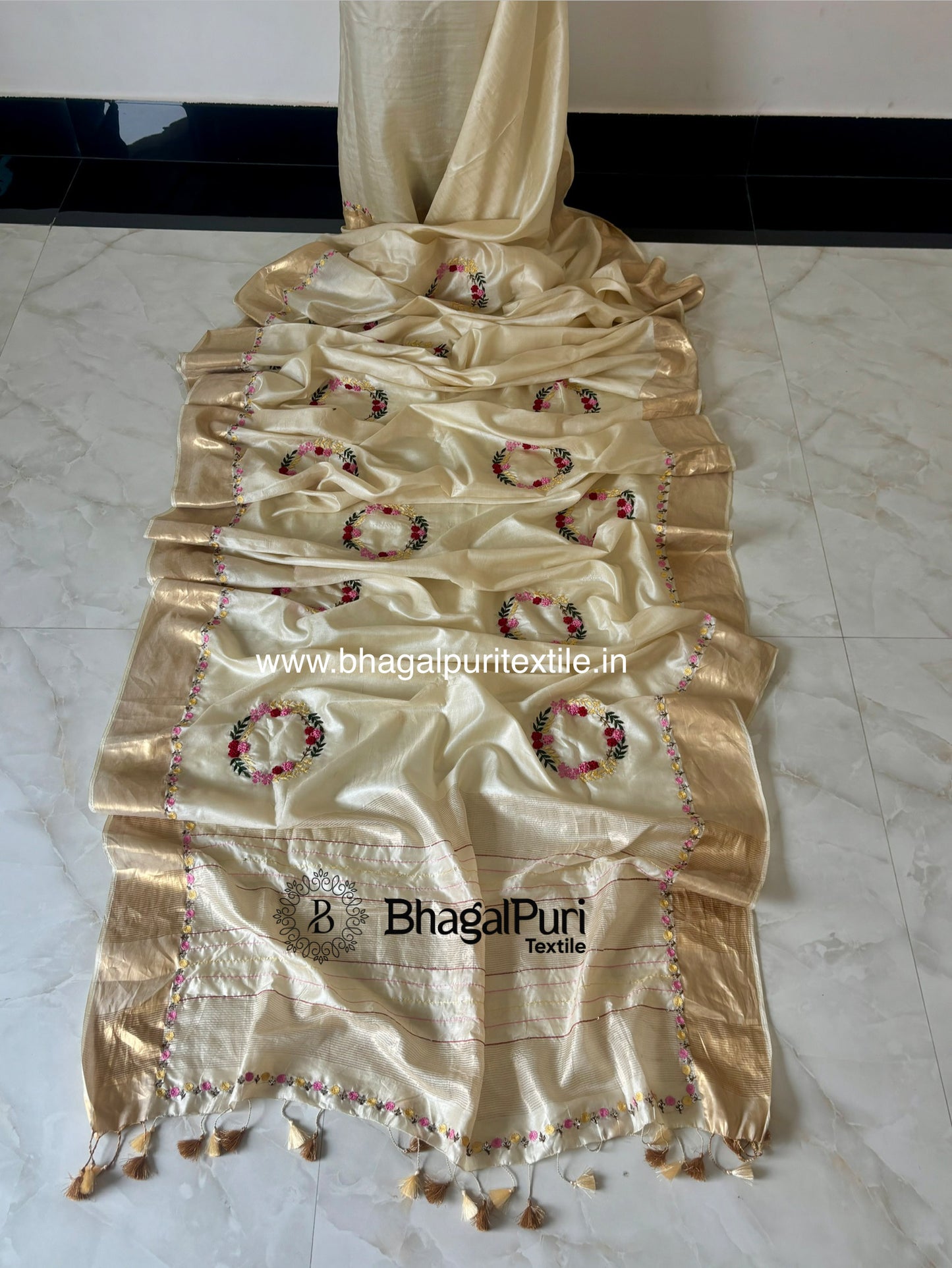 Zarafshan – Ivory Tussar Silk Saree with Intricate Hand-Embroidered Buta With Running Blouse 1m (Search Code-10192).