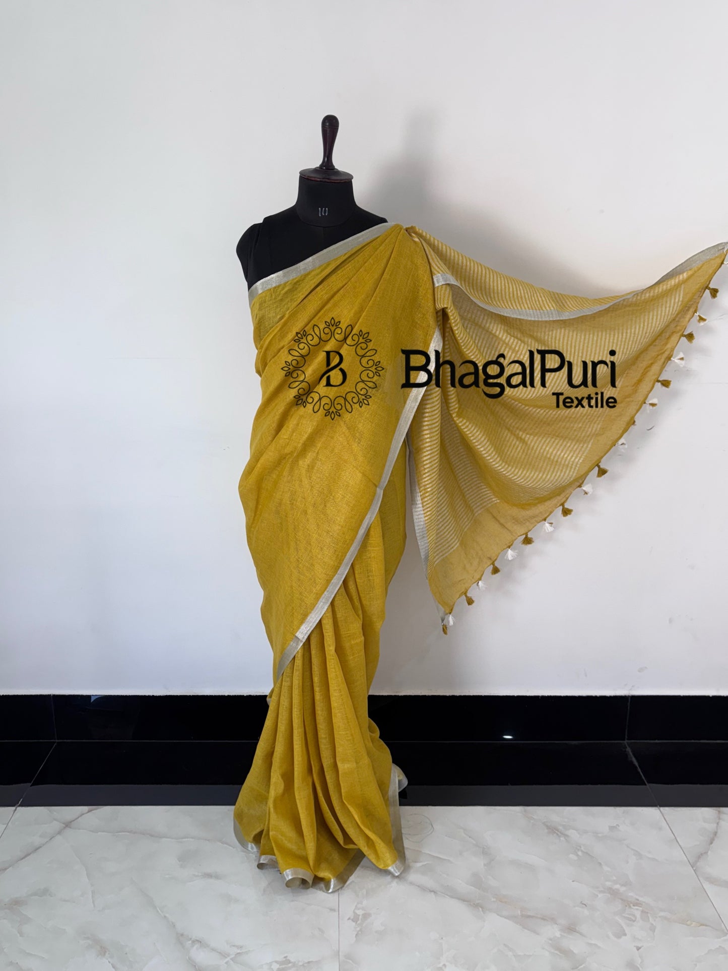 Tana Bana Linen Saree With Contrast Blouse 1 m (Search code-1080)